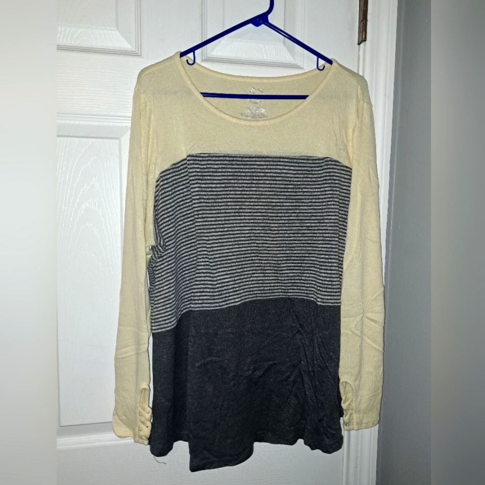 Maurice's Top